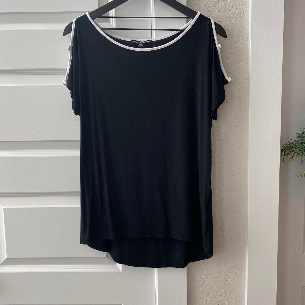 cable & gauge black with white trim and cut out shoulders blouse size L/G